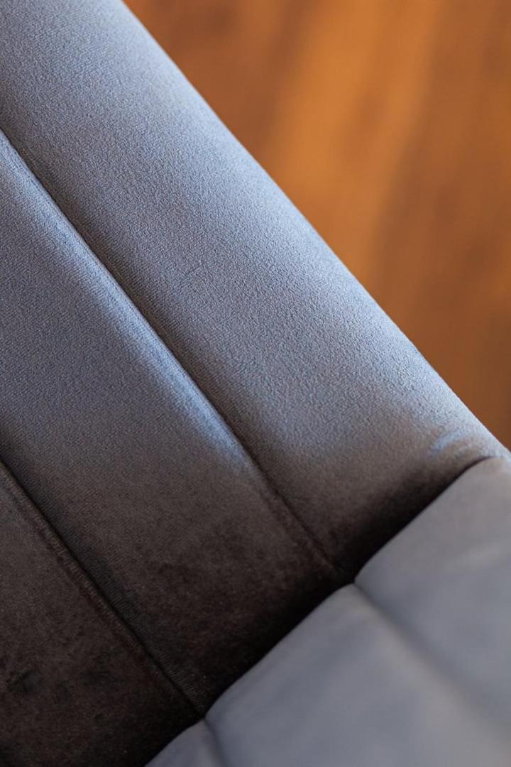 Studio Apartment With 65" Smart Tv Newport  Zewnętrze zdjęcie