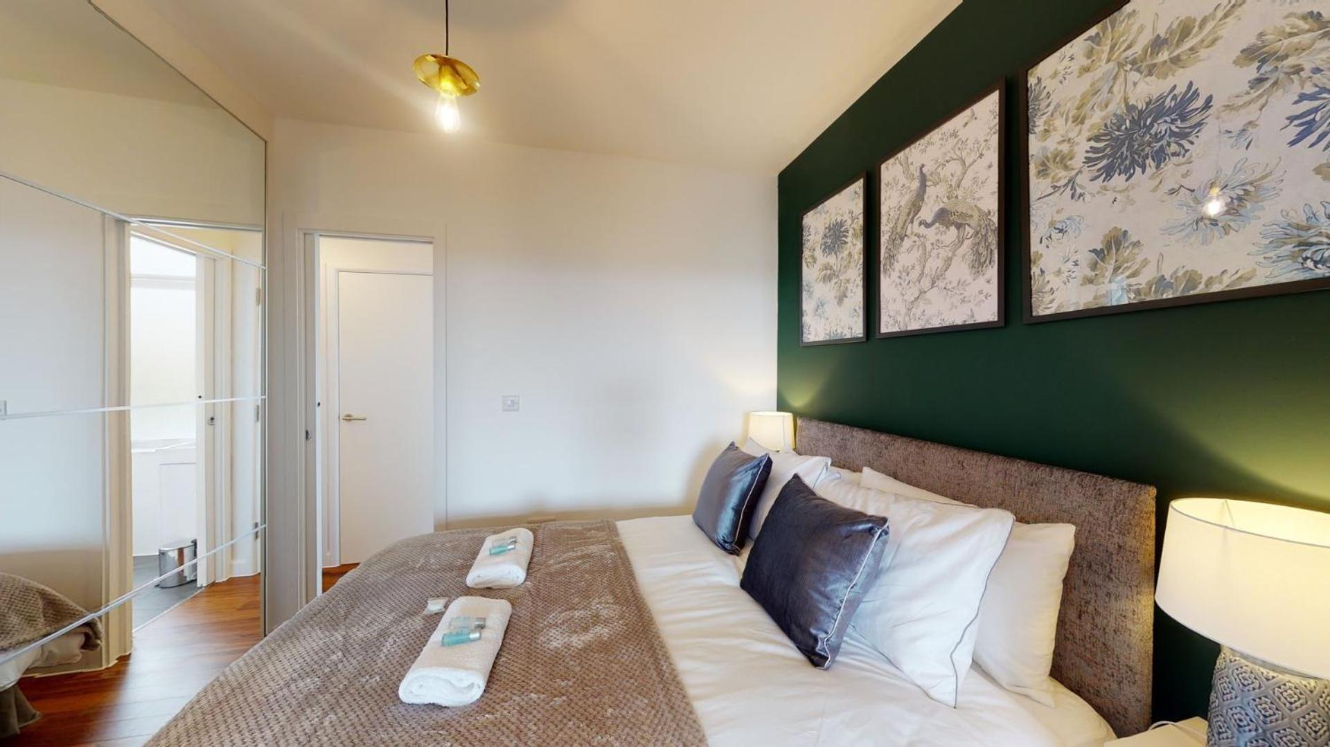 Studio Apartment With 65" Smart Tv Newport  Zewnętrze zdjęcie
